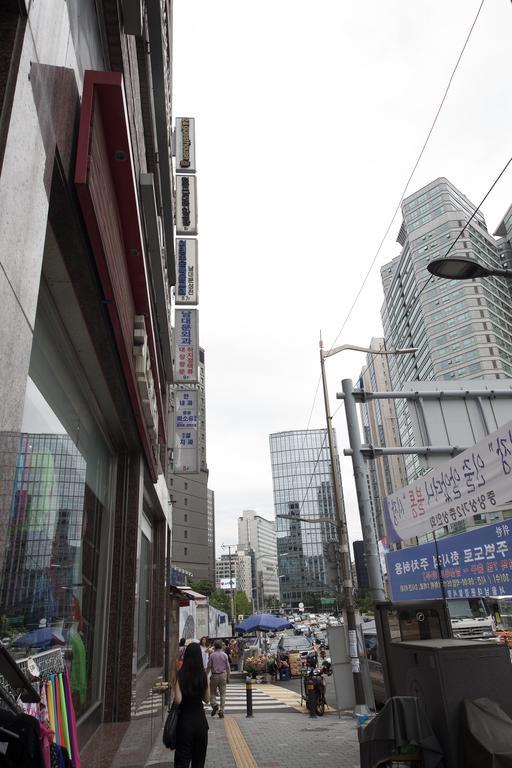 24 Guesthouse Myeongdong Town Сеул Экстерьер фото