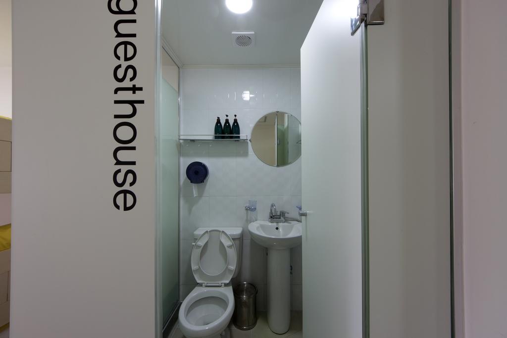 24 Guesthouse Myeongdong Town Сеул Номер фото
